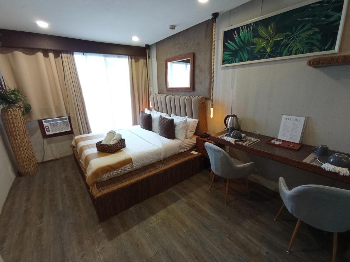 The Staycation - Serviced Rooms Manila Exteriör bild