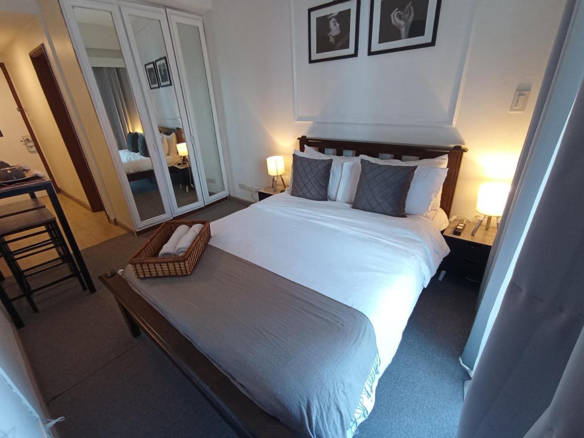The Staycation - Serviced Rooms Manila Exteriör bild