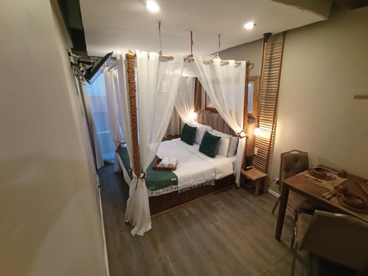 The Staycation - Serviced Rooms Manila Exteriör bild